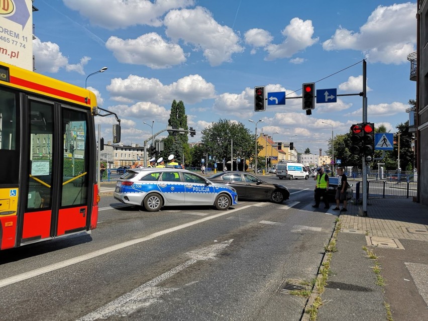 Potrącenie na ul. Bydgoskiej w Grudziądzu. 74-latek trafił do szpitala