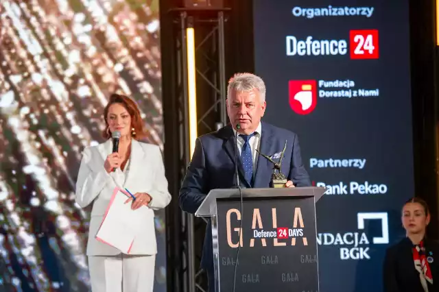 Przedstawiciel HSW z nagroda Orzeł Bezpieczeństwa na Defence24 Day w Warszawie