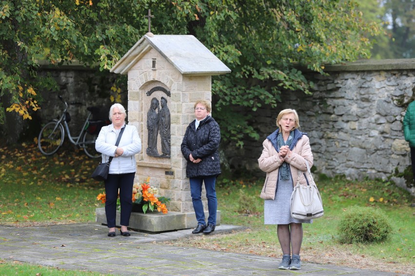 Ponad 3 tysiące osób i ponad stu kapłanów na XIV Diecezjalnej Pielgrzymce Wspólnot Żywego Różańca do Sanktuarium w Piotrkowicach