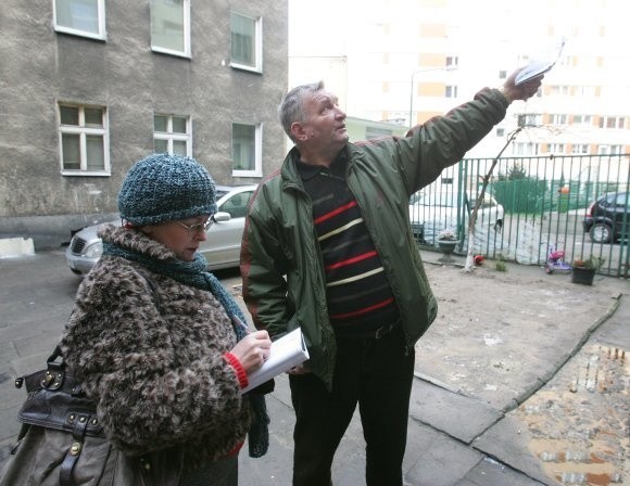 O problemach mieszkania przy ulicy Bohaterów Getta Warszawskiego opowiada nam pan Wiesław.