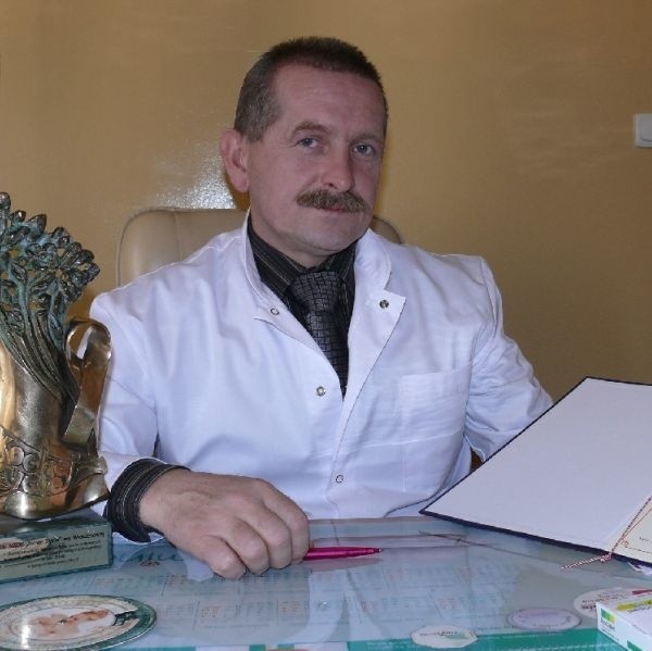 Doktor Zdzisław Ogonek kieruje Niepublicznym Zakładem Opieki Zdrowotnej "Nowe Życie&#8221; we Włoszczowie.