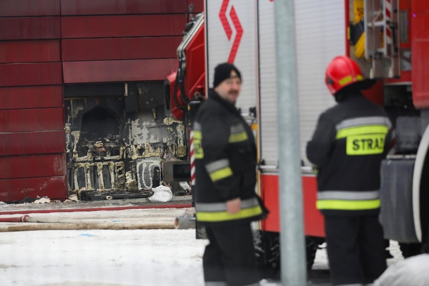 Pożar w archiwum urzędu miasta w Krakowie. Strażacy: "Sytuacja opanowana"
