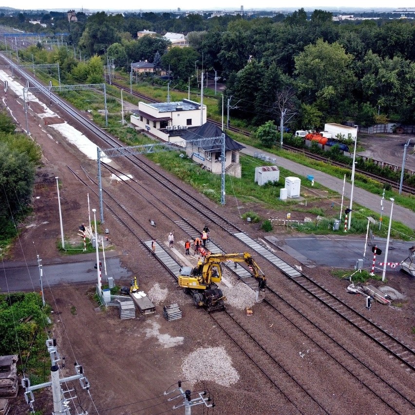 Kraków. Prace na przejeździe kolejowym na Półłanki