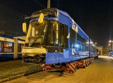 Kraków. Już jest! Drugi tramwaj Lajkonik II trafi do zajezdni w Nowej Hucie 