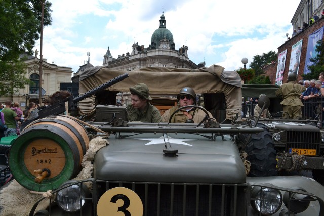 Prada pojazdów militarnych ulicami Bielska-Białej to jeden ze znaków rozpoznawczych Operacji Południe.