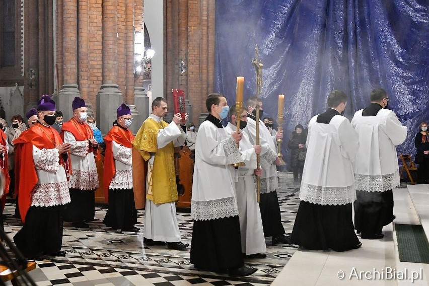 16.11.2020 Archikatedra Białostocka. Uroczystość Matki Bożej...