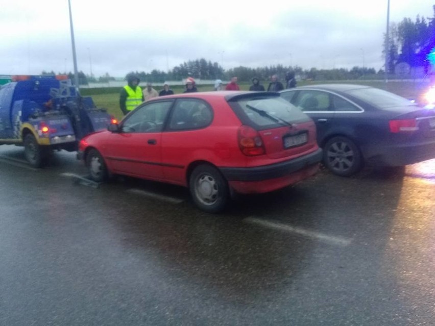 W piątek w Osowiczach zderzyły się ze sobą toyota i audi....