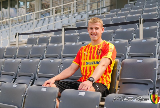 Jacek Podgórski, 24-letni obrońca Chojniczanki Chojnice, podpisał umowę na dwa najbliższe sezony.