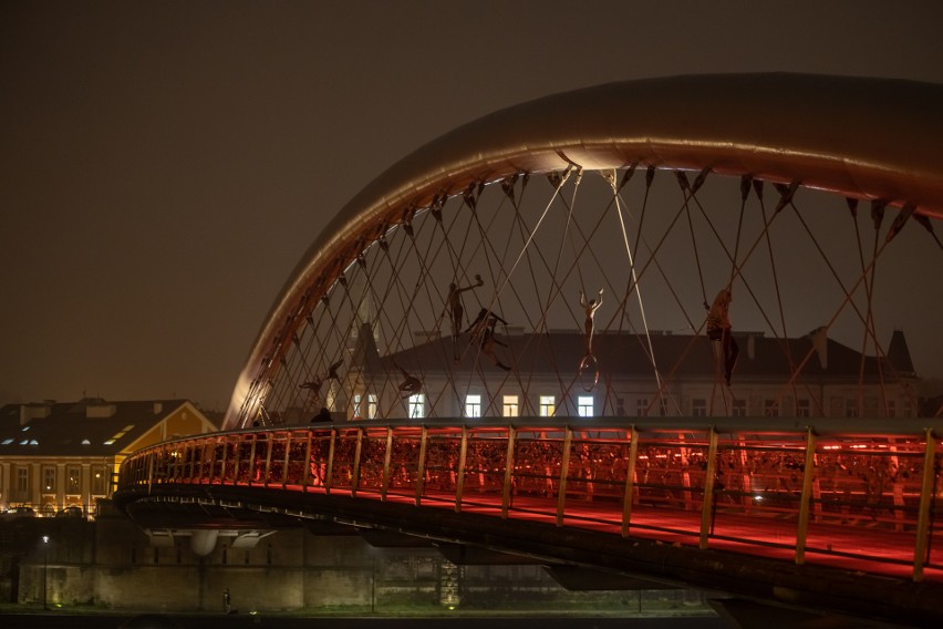 Kraków zaświecił się dla kobiet na pomarańczowo