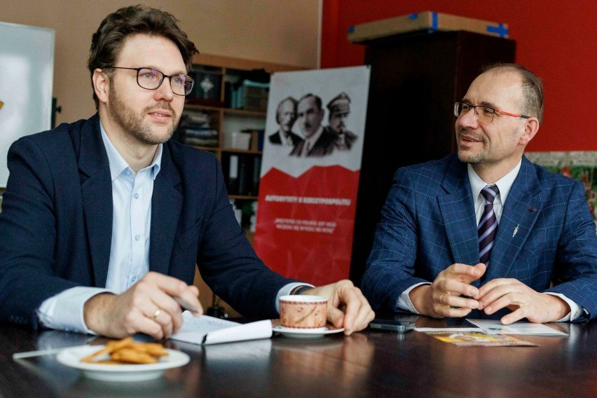 Od prawej: Adam Jakuć - redaktor naczelny Kuriera Porannego,...