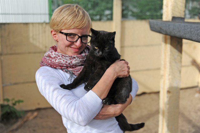 Małgorzata Lamperska służbowo jest rzeczniczką schroniska w Poznaniu, a prywatnie posiadaczką i miłośniczką kotów