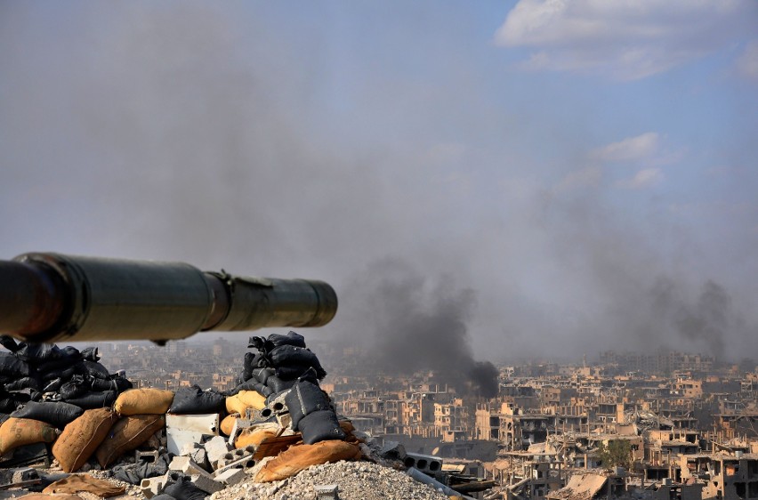 Miasto Dajr az-Zaur odbite z rąk ISIS. To ostatni ważny bastion dżihadystów w Syrii [ZDJĘCIA]