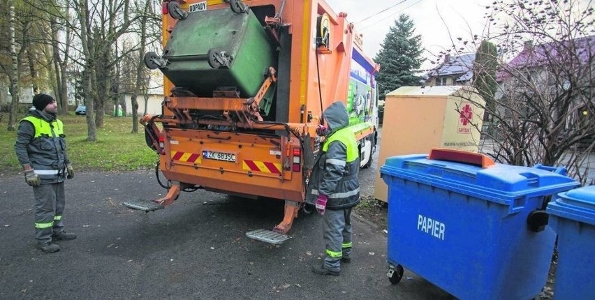 Komentarz prezydent Słupska na temat opłat za odpady na podstawie zużycia wody. Pzzedsiębiorca odpowiada