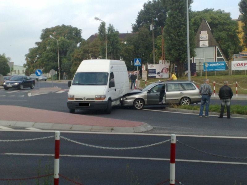 Fiat marea uderzył w bok renaulta