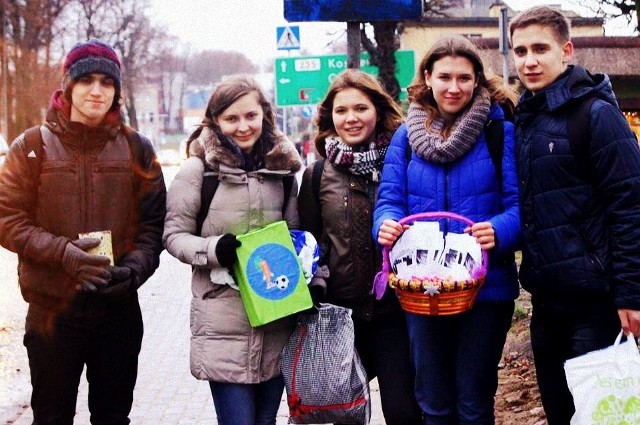 Mikołaj, Jagoda, Ania, Joasia i Maciej biorą udział w projekcie Zwolnieni z teorii