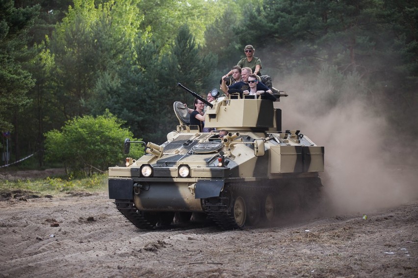 W Ustce odbywa się zlot pojazdów militarnych. W sobotę...