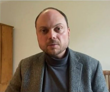 Władimir Kara-Murza to czołowy działacz rosyjskiej opozycji