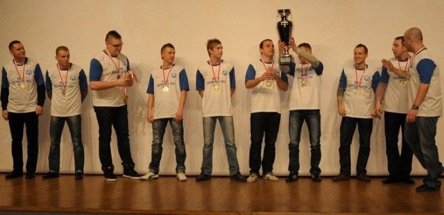 Mistrz Jędrzejowskiej Ligi Futsalu, drużyna Elmar.
