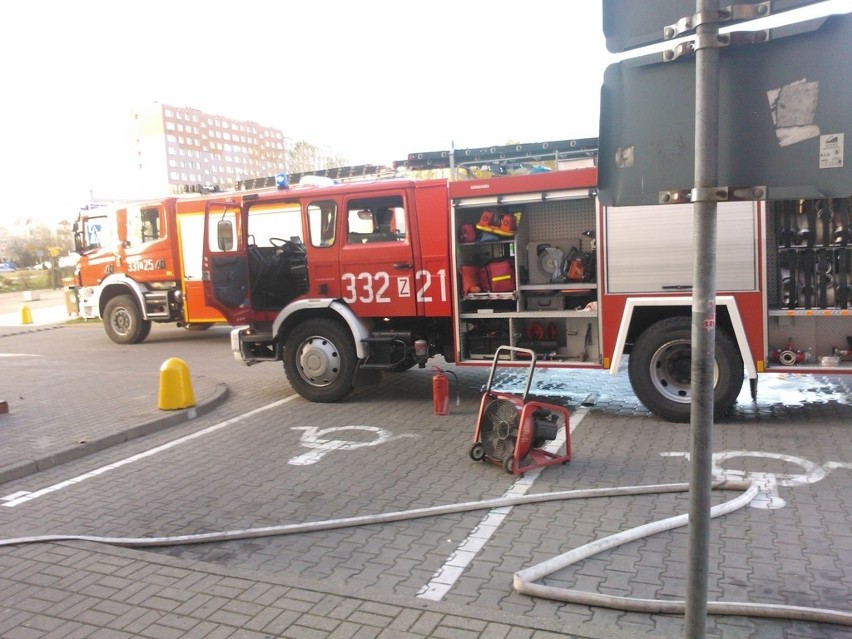 Około godziny 8 doszło do pożaru w Galerii Emka w...