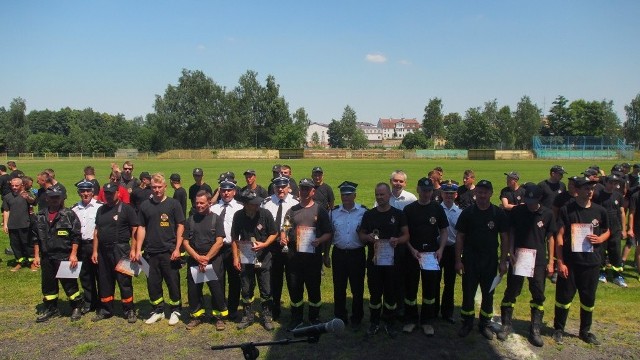 W zawodach strażackich zorganizowanych w niedzielę na stadionie &#8220;Pogoni&#8221; w Staszowie udział wzięły 22 drużyny pożarnicze.
