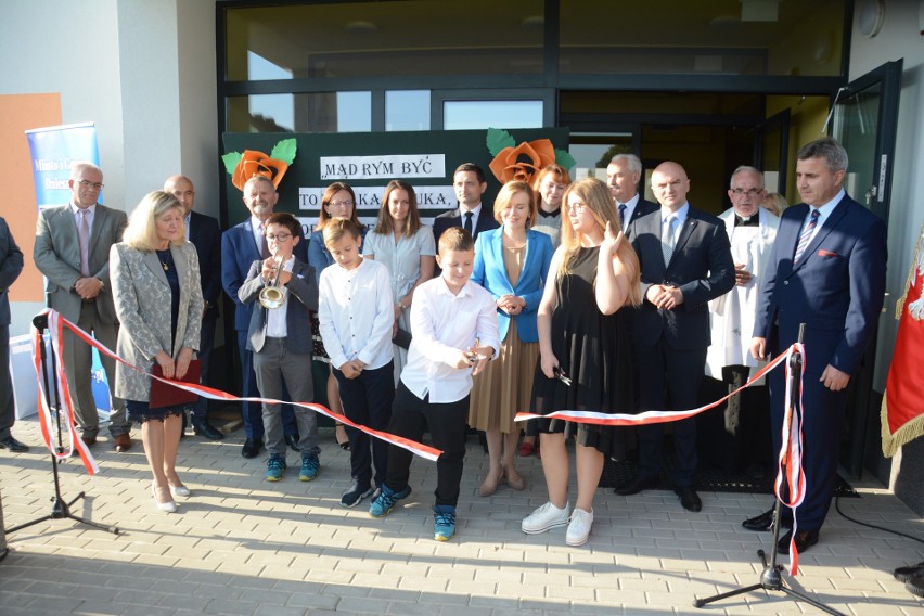 Szkoła Podstawowa w Niestachowie, w gminie Daleszyce oficjalnie otwarta po rozbudowie