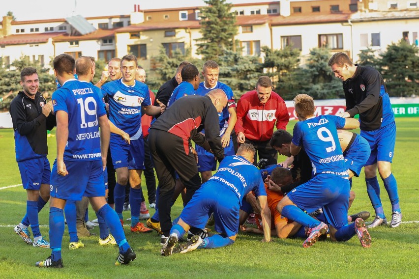 Puszcza Niepołomice ograła w rzutach karnych Lechię Gdańsk i...