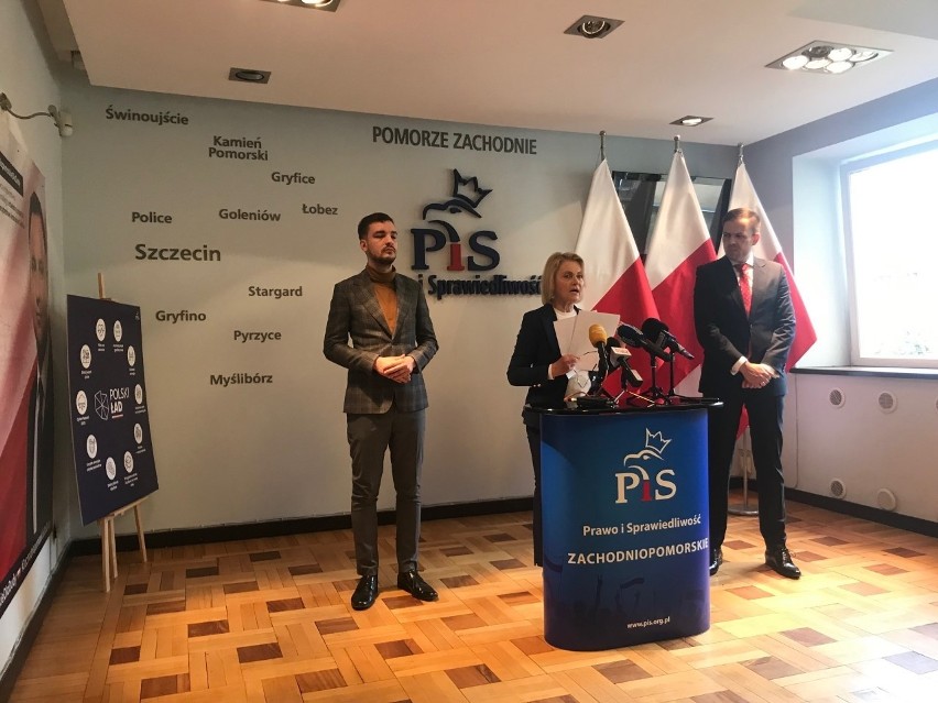 Radni PiS z sejmiku województwa zachodniopomorskiego na konferencji o problemach z lekarzami i śledztwie CBA