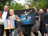 Pogrzeb Natalii Madejczyk z "You can Dance. Po prostu tańcz". ZDJĘCIA. Bliscy i przyjaciele pożegnali tancerkę. Pochodziła z Łodzi