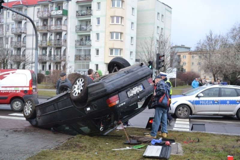 Wypadek Bmw Na Skrzyżowaniu Wrocławskiej I Zielonogórskiej. 21-Latek Nie Miał Nawet Prawa Jazdy (Zdjęcia, Wideo) | Kurier Poranny