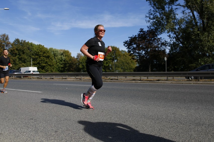 Uczestnicy Maratonu Warszawskiego 2018. Więcej zdjęć...