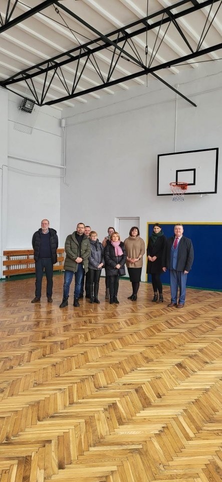 Remont i modernizacja sali gimnastycznej i stołówki w Szkole...