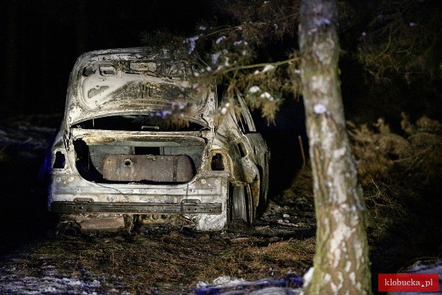 Tragiczny pożar samochodu w gminie Miedźno Zobacz kolejne zdjęcia. Przesuwaj zdjęcia w prawo - naciśnij strzałkę lub przycisk NASTĘPNE