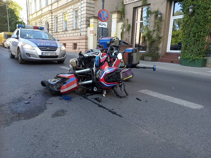 Wypadek 18.05.2022 na ul.Sienkiewicza przy Komuny Paryskiej...