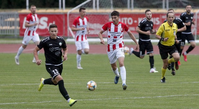 Maksymilian Hebel trafił do Apklan Resovii zimą i znacząco pomógł w awansie do Fortuna 1 Ligi.