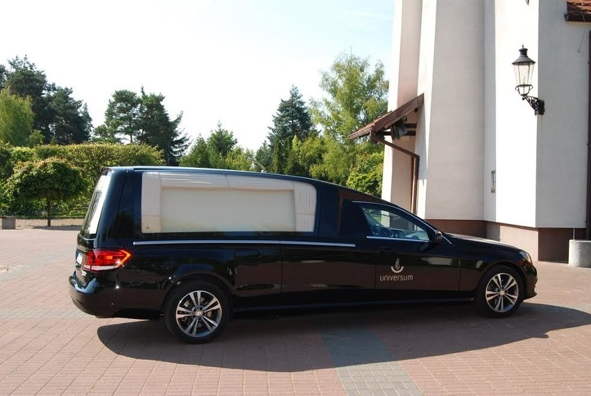 Nowy Mercedes Benz Dueexis pozwoli organizować pogrzeby na...