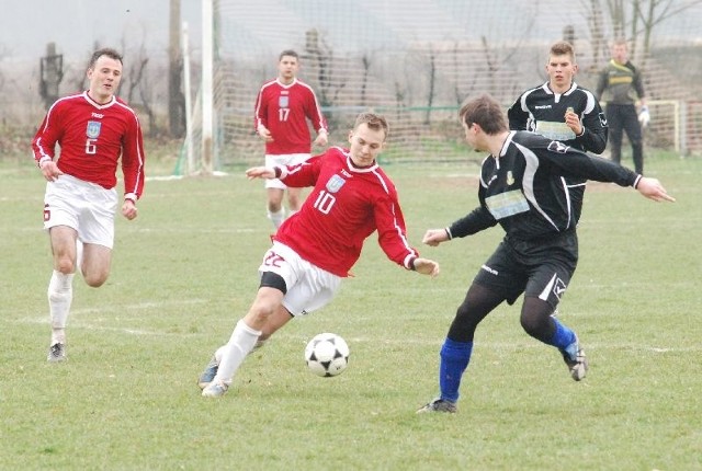 Strzelec dwóch goli dla Stali Kunów w meczu z Basztą Rytwiany, Rafał Jałocha.