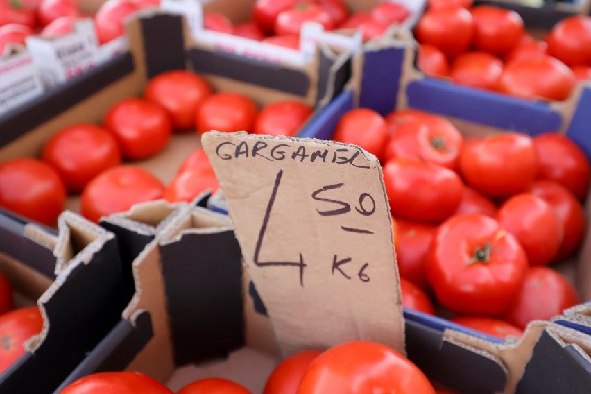 Ceny warzyw i owoców: 29.05.2019. Zobacz aktualne ceny z giełdy na ul. Andersa. Są wyjątkowo wysokie [ZDJĘCIA]