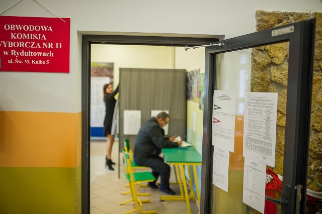 Frekwencja wyborcza w całej Polsce na godz. 17 wynosiła 41,7 proc.