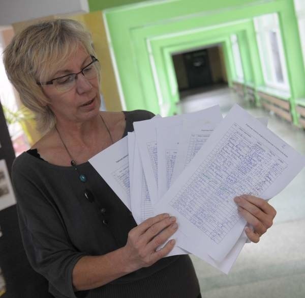 - Te listy tylko w środę podpisało 220 rodziców - mówi Teresa Dziemidowicz, wicedyrektor PG nr 5.