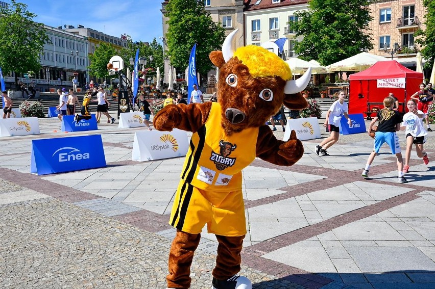 ENEA Streetball 2021 w Białymstoku. Na Rynku Kościuszki...