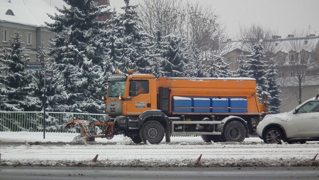 W Poznaniu od rana pada śnieg z deszczem