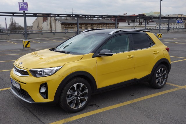 Kia Stonic W podstawowej wersji Kia Stonic ma montowany 84-konny silnik benzynowy o pojemności 1,25 l (122 Nm). W testowanym egzemplarzu mieliśmy turbodiesla 1,6 l o mocy 110 KM (260 Nm).Fot. Ryszard M. Perczak