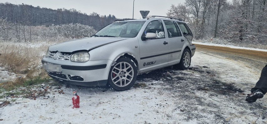 Ślisko na drogach. Trzy wypadki o poranku w regionie [ZDJĘCIA, WIDEO]