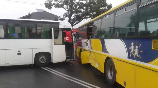 Na miejscu wypadku pracowało dziewięć jednostek Straży Pożarnej w tym dwie z Ochotniczej Straży Pożarnej