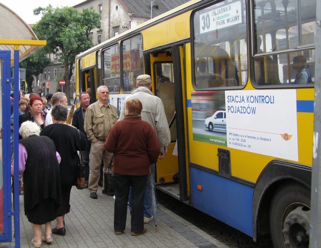 Na przyjazd autobusu trzeba będzie w Tarnowie czekać teraz dłużej niż przed wakacjami