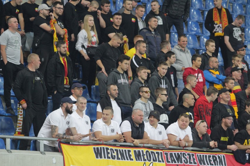 Kibice Korony Kielce dopingowali swój zespół w Gliwicach w meczu z Piastem. Mamy ich zdjęcia