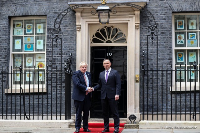 Prezydent Andrzej Duda spotkał się z premierem Wielkiej Brytanii Borisem Johnsonem. Po rozmowie przywódcy wystosowali wspólne oświadczenie.