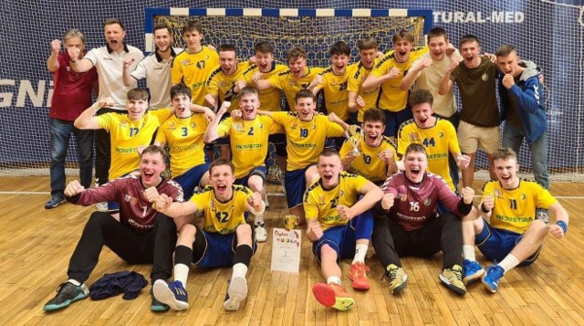 Juniorzy młodsi Vive Kielce awansowali do ćwierćfinału mistrzostw Polski.