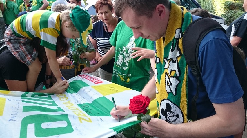 Blisko czterystu kibiców n.in. z Gorzowa, Poznania,...