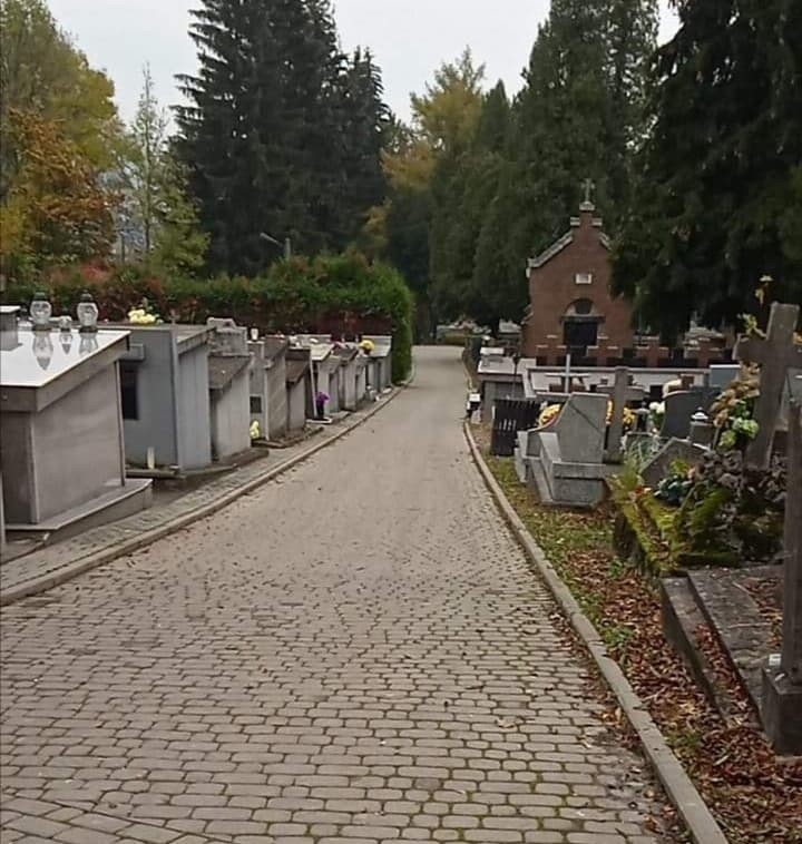 Bramy cmentarzy w Przemyślu nie zostały zamknięte. Prezydent Wojciech Bakun: Nikt mandatu nie dostanie